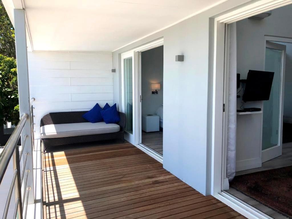 ケープタウンCamps Bay Loft With Stunning Mountain And Ocean Viewsアパートメント エクステリア 写真