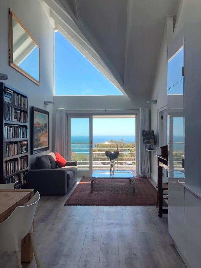 ケープタウンCamps Bay Loft With Stunning Mountain And Ocean Viewsアパートメント エクステリア 写真