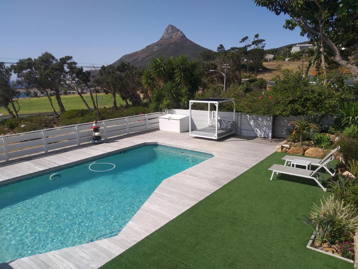 ケープタウンCamps Bay Loft With Stunning Mountain And Ocean Viewsアパートメント エクステリア 写真